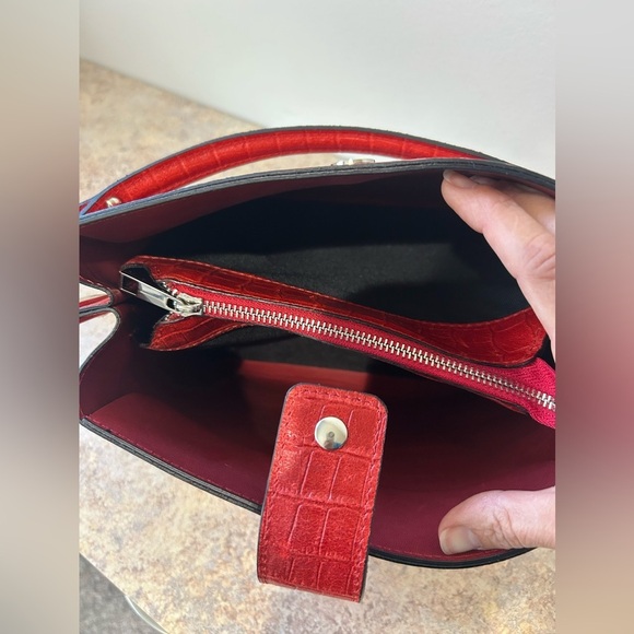 Chiara Ferretti red leather croc embossed box purse with two removable straps - Picture 10 of 13